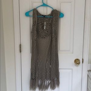 Girl’s Sleeveless Sweater